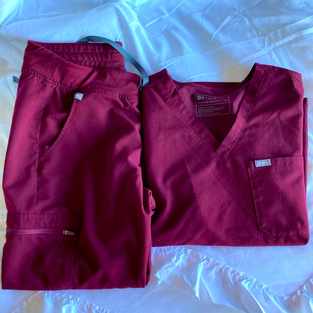 Figs Medium Maroon Jogger Set